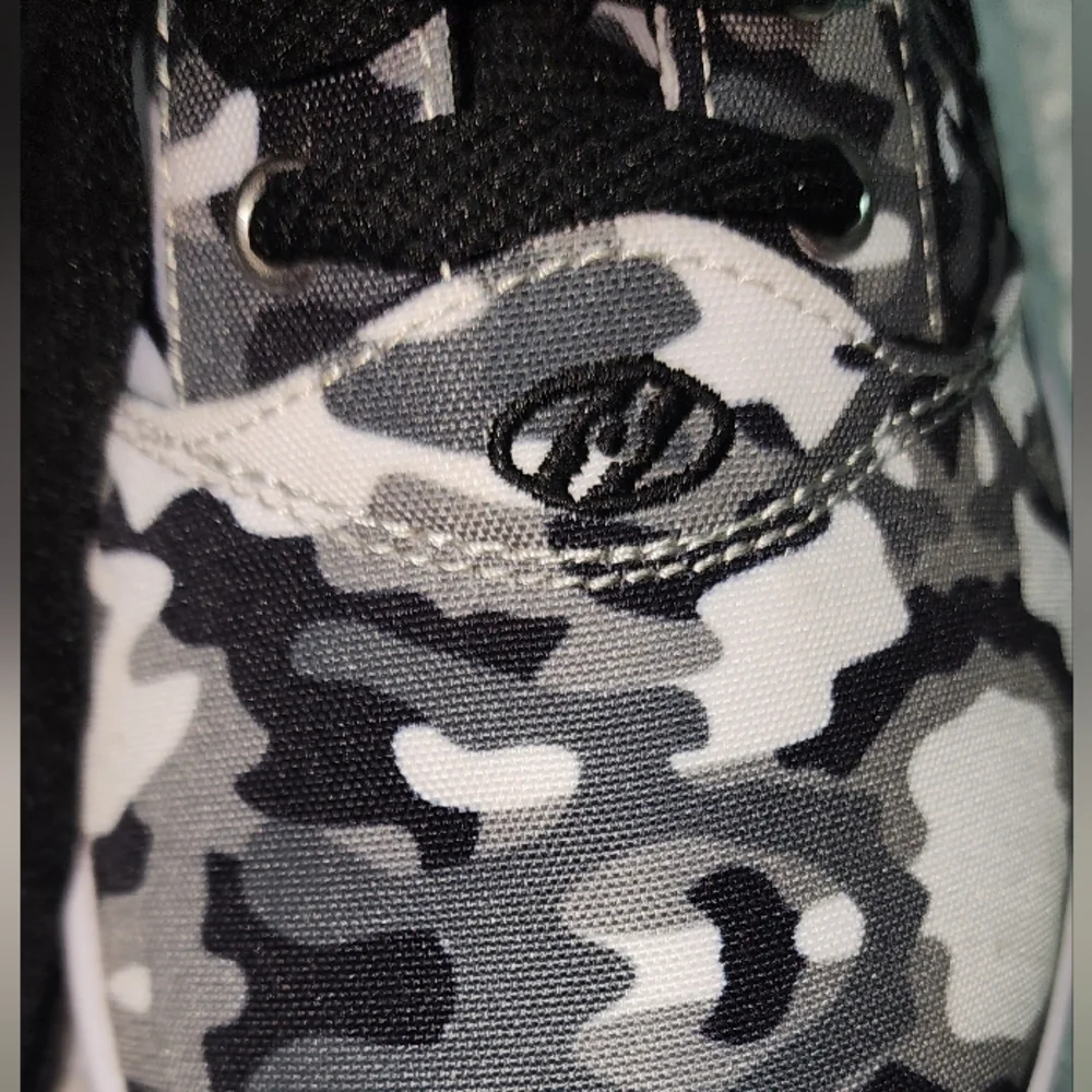 HEELYS EUC YOUTH MEN UNISEX SZ 8 PRO 2 BLKGREY CAMMO HEELY SNEAKERS SHOES